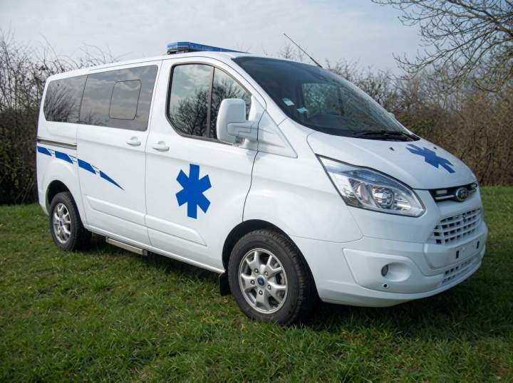Ambulance vue de côté Boulogne-sur-Mer