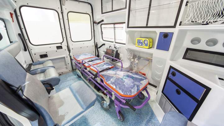 Intérieur ambulance équipé Boulogne-sur-Mer